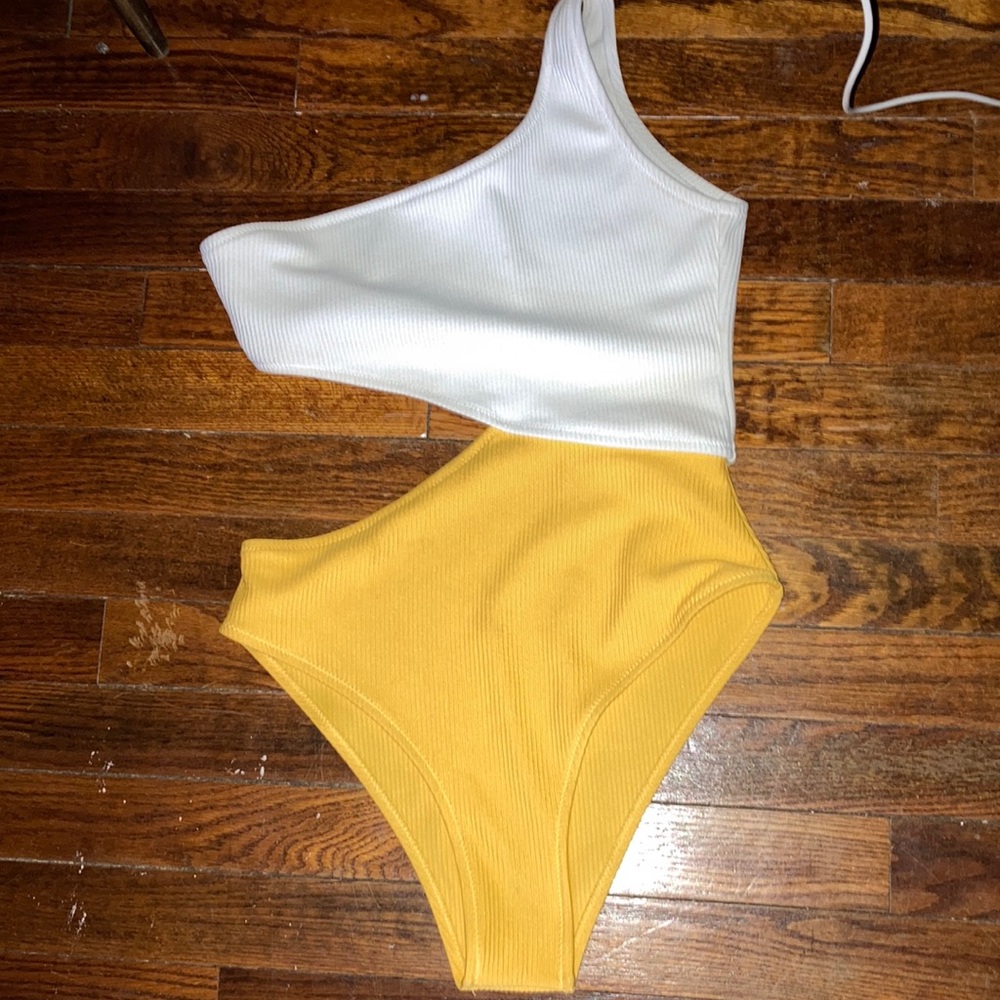 SHEIN bathing suit
